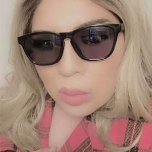 Meet your Posher, Mireya